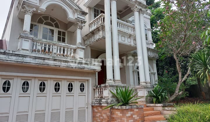 Rumah Besar 3 Lt Dengan Halaman Luas Dalam Cluster Dekat Golf Bsd Citt