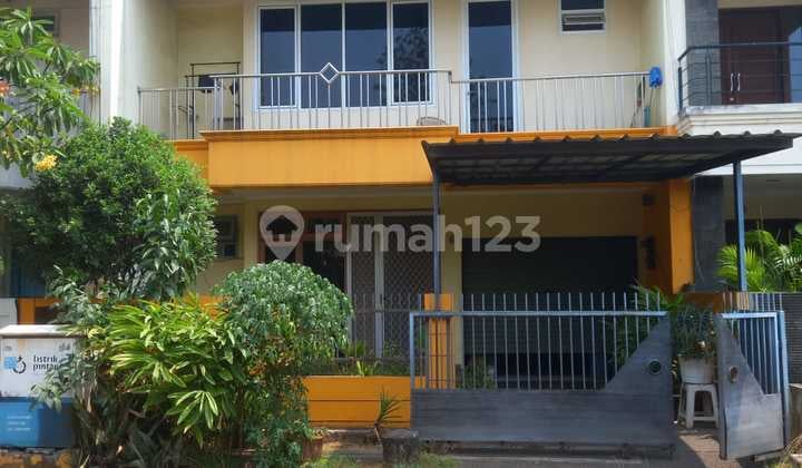 FOR SALE House in a cluster at Taman Kebon Jeruk Intercon, West Jakarta