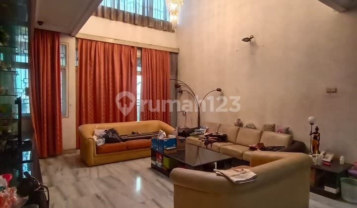 DISEWAKAN – RUMAH HOOK DALAM CLUSTER DI KEBON JERUK INTERCON JAKARTA BARAT