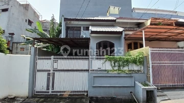 DIJUAL RUMAH RENOVASI SIAP HUNI di TAMAN RATU, JAKARTA BARAT