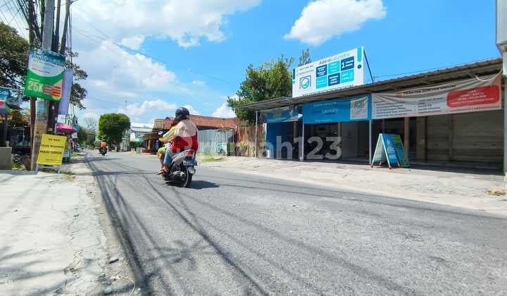 Bonus land for kiosk on Anggajaya Street, Condongcatur