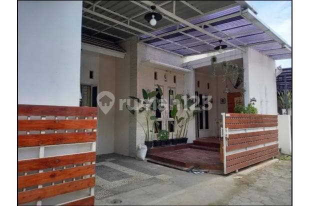 Rumah Full Furnished dekat SD Model Maguwo