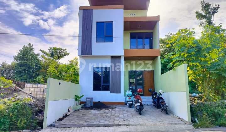 House inside the western ring road of Banyuraden