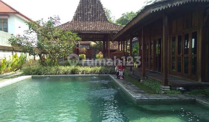 Rumah Etnik Joglo jalan Utama Tajem Maguwo