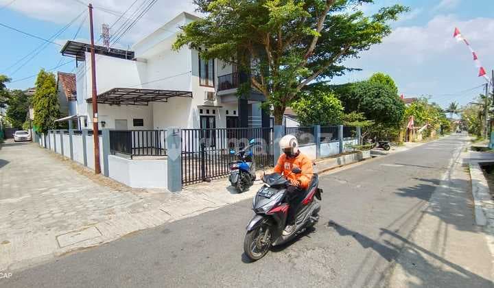 Rumah Besar Condongcatur Timur Banteng