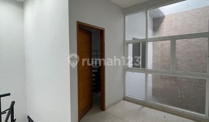 Dijual Rumah 3 Lantai di Sunter SHM bagus