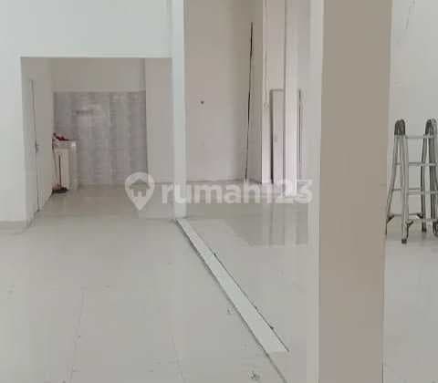 For rent nice shop house in Serdang-Kemayoran