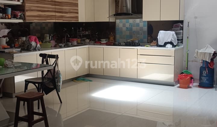 Dijual Rumah3 Lantai Kokoh Dan Rapi Disunter Shm