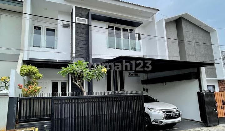 Di Jual Rumah Mewah 2Lt di Rawamangun Jakarta Timur