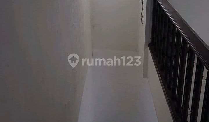 Dijual Cepat Dibawah NJOP Rumah Sunter 2 Lantai SHM Dalam Komplek Aman Nyaman Bebas Banjir
