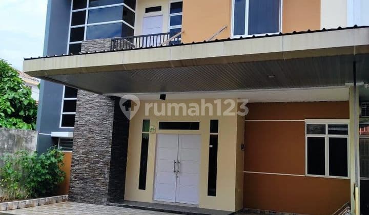 House for Sale in Pontianak City, Located on Karya Baru Street, Hook Position