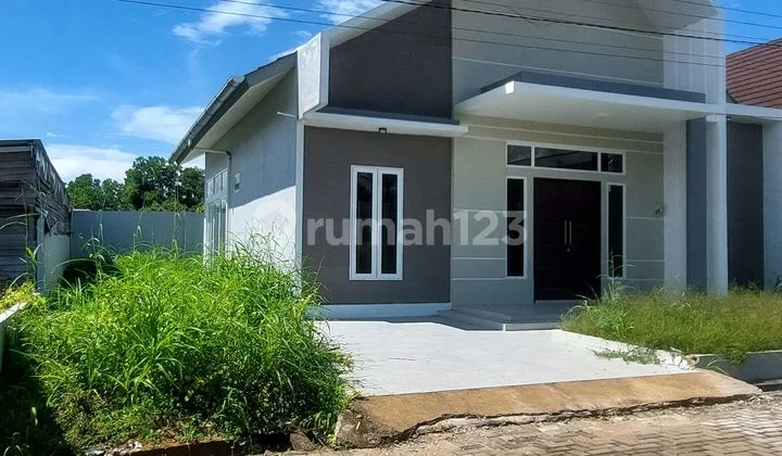 Rumah Posisi Hook Jalan Parit Haji Husin 2 Pontianak Rumah Posisi Hook Jalan Parit Haji Husin 2 Pontianak