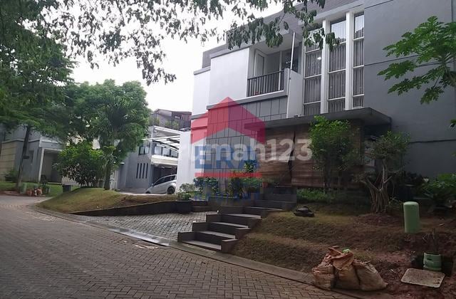 Rumah Hook 3 Lantai Di Bintaro Sektor 7, Kebayoran Village