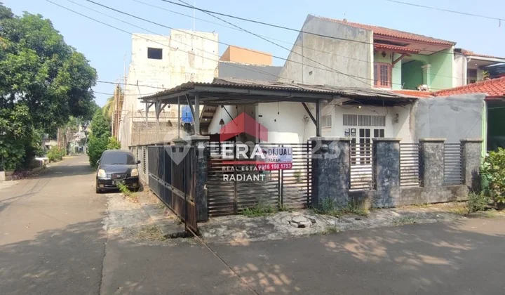 Dijual Rumah Hook Hitung Tanah di Komplek Alvita Ciputat Dijual Rumah Hook Hitung Tanah di Komplek Alvita Ciputat