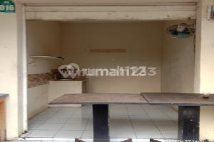 Kios strategis di Pasar Modernland Hadap Jalan Raya Kios strategis di Pasar Modernland Hadap Jalan Raya