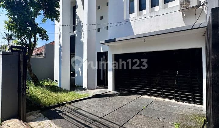 For Rent, Ready-to-Occupy House on Bango Street, South Jakarta
