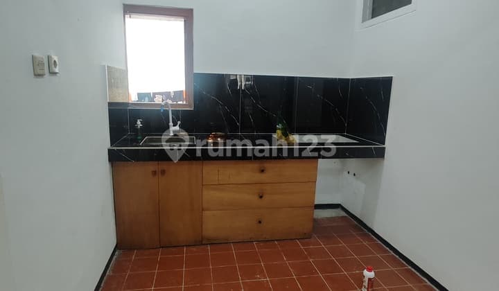 Dekat MRT - bisa Buat Kantor - Harga Sewa 175 Juta Per Tahun -