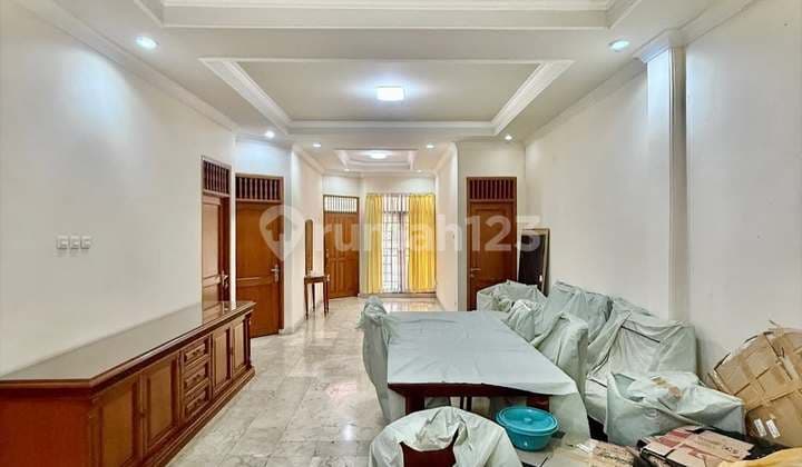 Komplek-Siap Huni-Dekat Pejaten Mall- Luas 174 / 200 Harga 4 Milyar,Nego