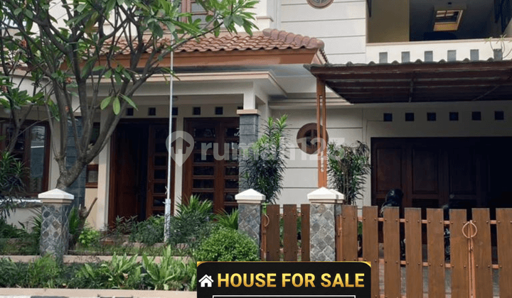 2-Story House with Swimming Pool in Sector 7 Bintaro Dm 18046
