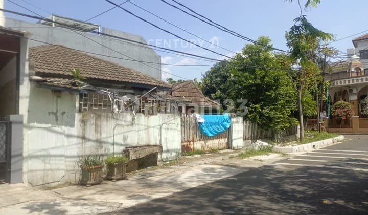 Rumah Tua Hitung Tanah Strategis Jln Lebar di Pesanggrahan Jaksel
