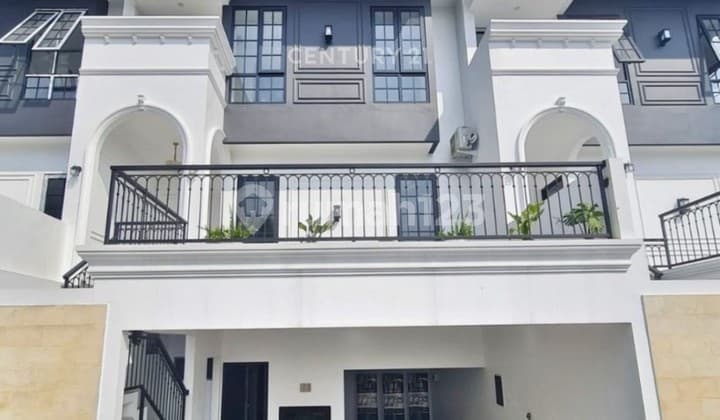 Rumah Baru American Classic Ada Swim Pool Siap Huni di Pejaten Barat Jaksel