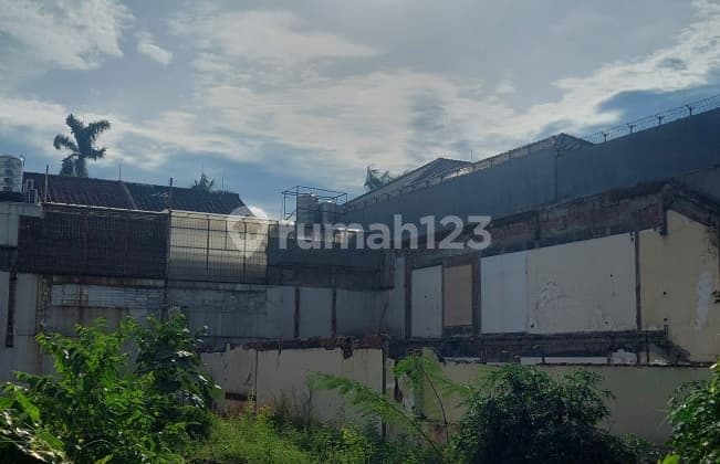 DIJUAL CEPAT !! Tanah kosong dan strategis di area Pondok Indah