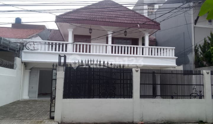 Disewakan rumah strategis di Kebayoran baru, Jakarta Selatan