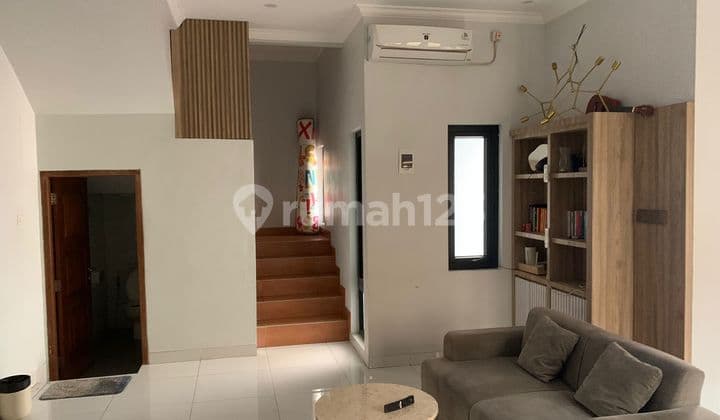 Rumah dijual Furnish Bintaro Sektor 5 Gapura Menteng 3 lantai