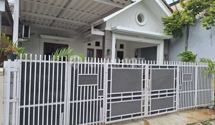 Rumah Cluster Pinang Permai Cipondoh Dekat Graha Raya Bintaro Furnish Bebas Banjir