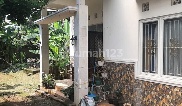 Rumah Hook Lokasi Strategis Tidak Banjir, Siap Huni di Depok