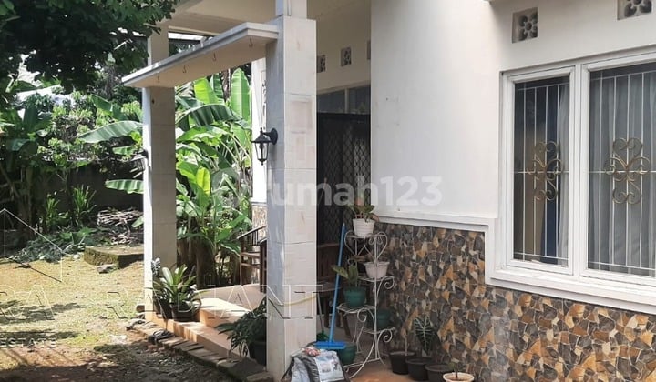 Rumah Hook Lokasi Strategis Tidak Banjir, Siap Huni di Depok