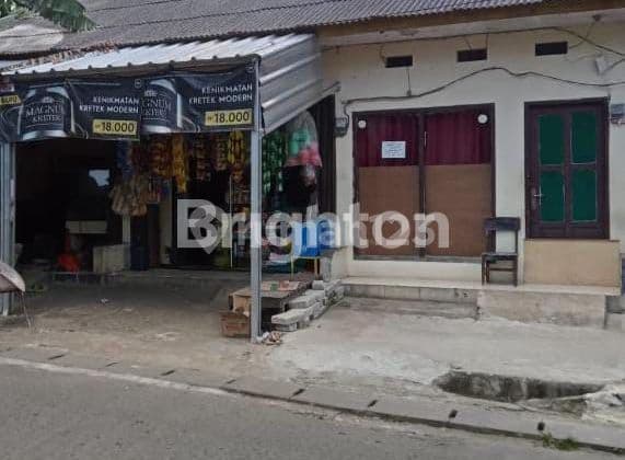 Rumah dengan Halaman Luas di Pondok Cabe Tangsel