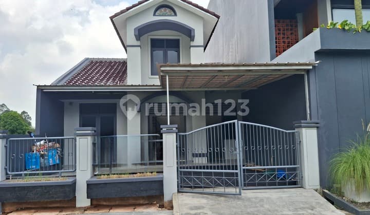 Rumah Baru Renovasi dan Luas Disewakan