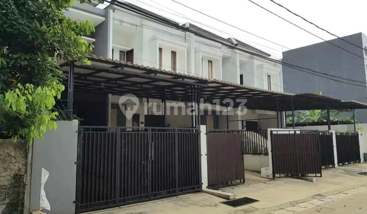 Rumah Baru Semi Furnish Dijual dengan Harga Murah