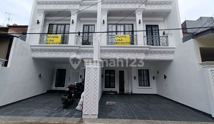 Dijual Rumah Bagus American Classic di Sunter