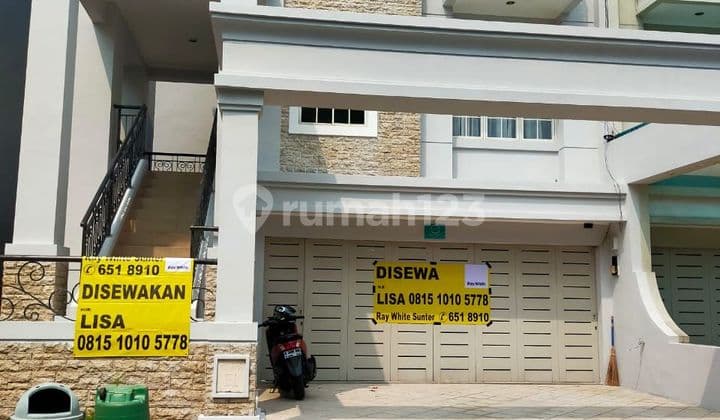 Disewakan Rumah Oppulence Greenlake Sunter