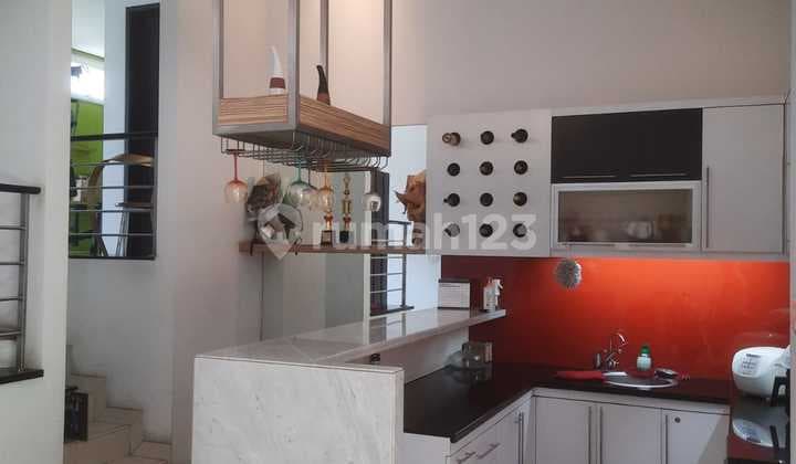 Rumah 2.5 Lantai Siap Huni Bagus Dalam Komplek SHM di Sunter, Jakarta Utara