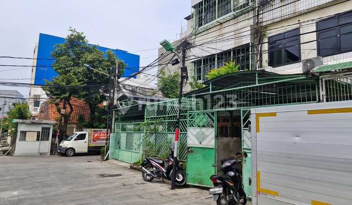 Nice Shop House 147m² Freehold Title, Mangga Besar, West Jakarta