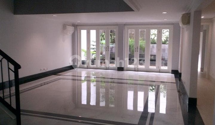 Quite Neighborhood in Senopati