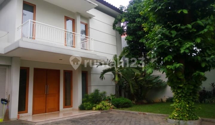 Comfortable And Beautiful House In Area Menteng For Expatriat And Others "The Price Can Be Negotiable"