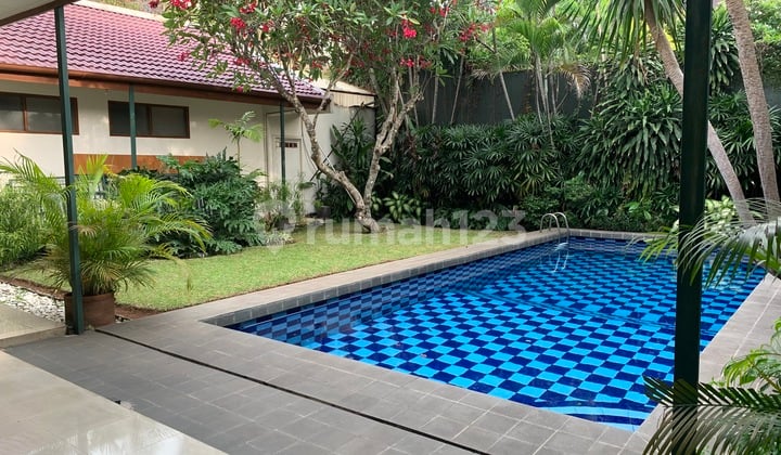 Luxury house in Kemang area ready for rent