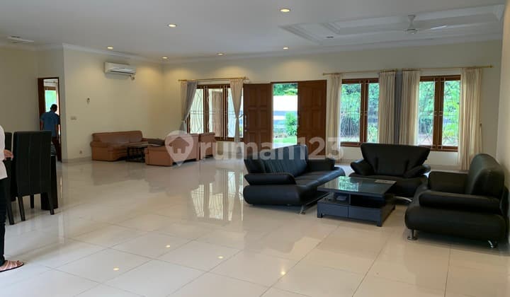 Big and Beautiful House For Your Family in Kemang.