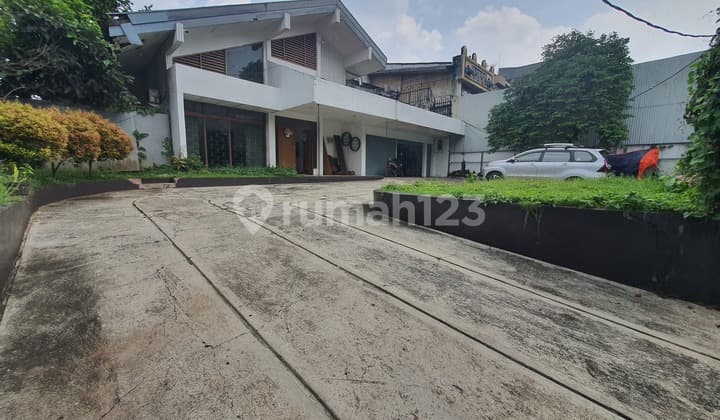 Multifungsi Bangunan Kantor Dan Restaurant