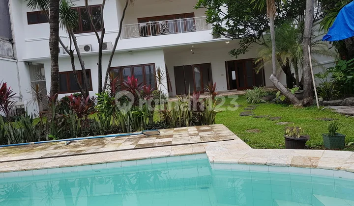 Bright, Modern and stylish house in Kemang