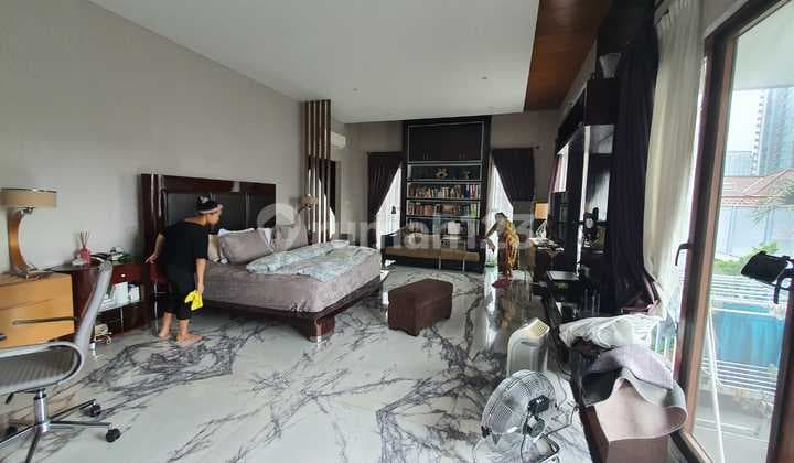 Rumah Mewah dengan Gaya Modern Minimalis di Lokasi Premium Jakarta Selatan