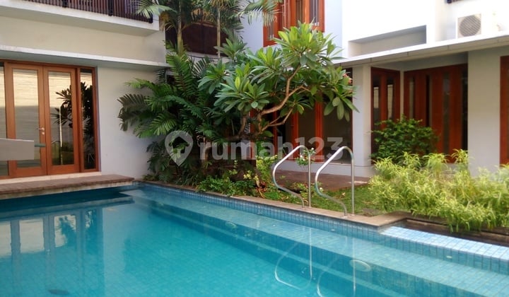 Comfortable And Beautiful House In Area Menteng For Expatriat And Others "The Price Can Be Negotiable"