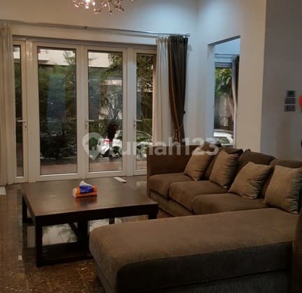 Great Townhouse In Pejaten