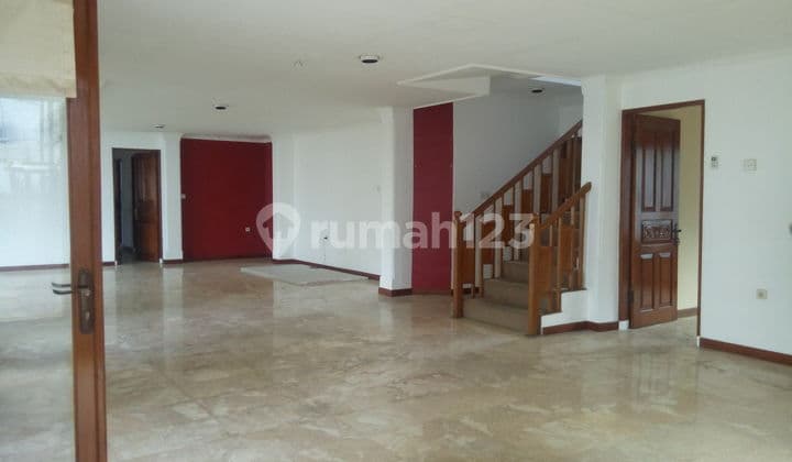 Classic House and Have The Big Garden " The Price Can Be Negotiable "