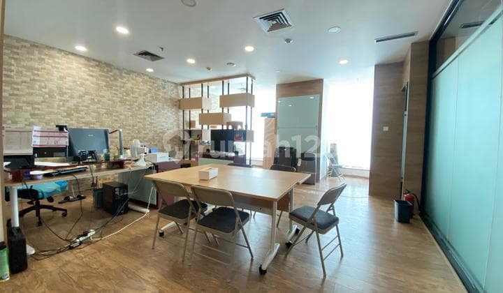 Workspace Rental for Semi-Furnished Office at Apl Tower Central Park