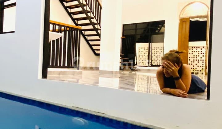 Villa Kolam Renang Hyatt, Rumah 4 Kamar SHM Sleman Yogyakarta